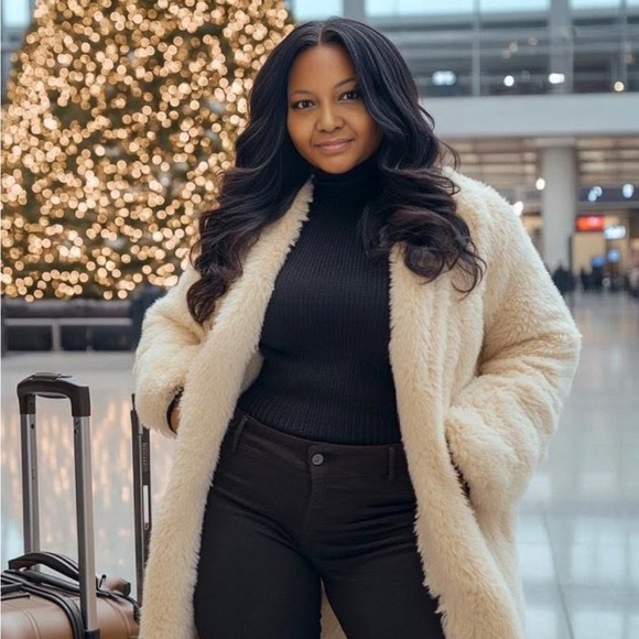 LIVE LIVE LIVE 

BAGS AND ACCESSORIES

SHARE SHOW - Picture 4 of 4